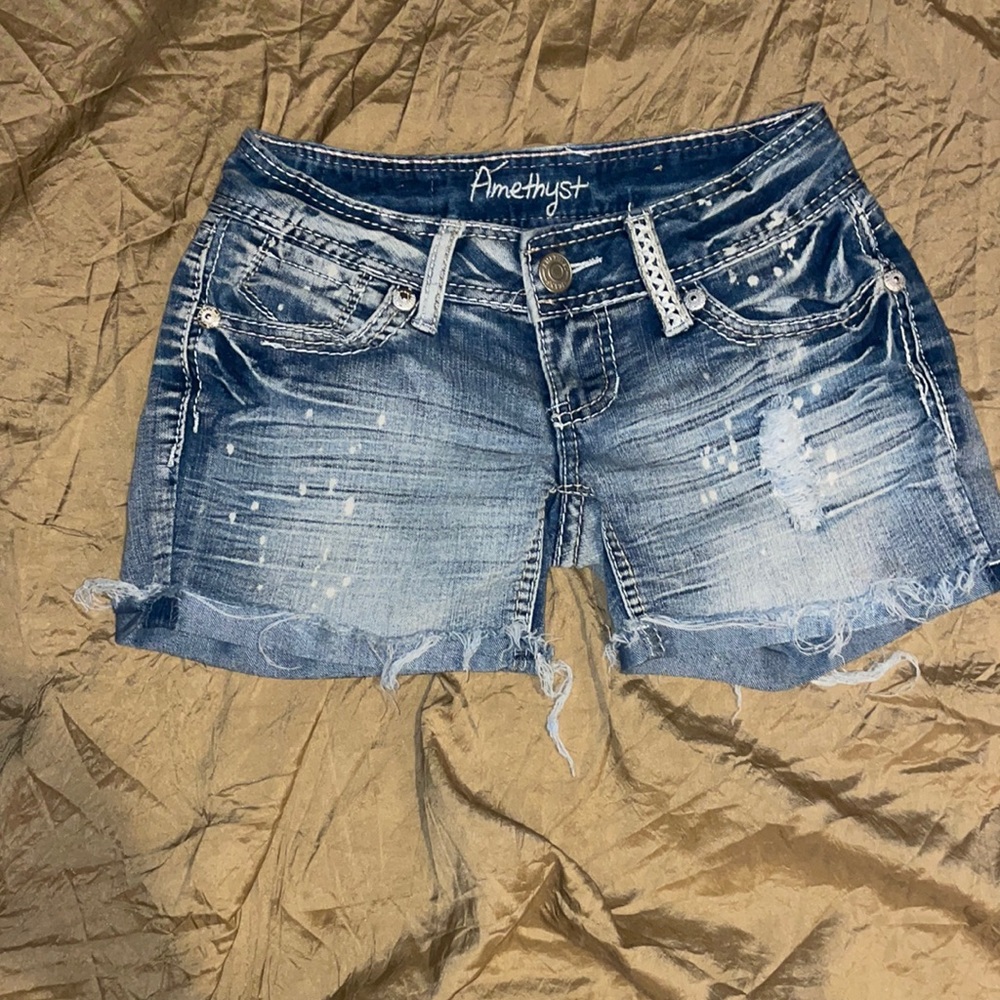 Womens size 0, Amethyst cutoff shorts
